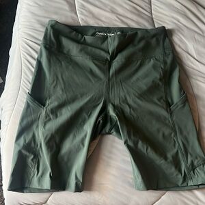 Outdoor Voices 5” short Green Medium